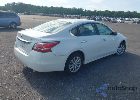 2015 Nissan Altima 2.5 S z USA, uszkodzony, nr VIN 1N4AL3APXFN384671